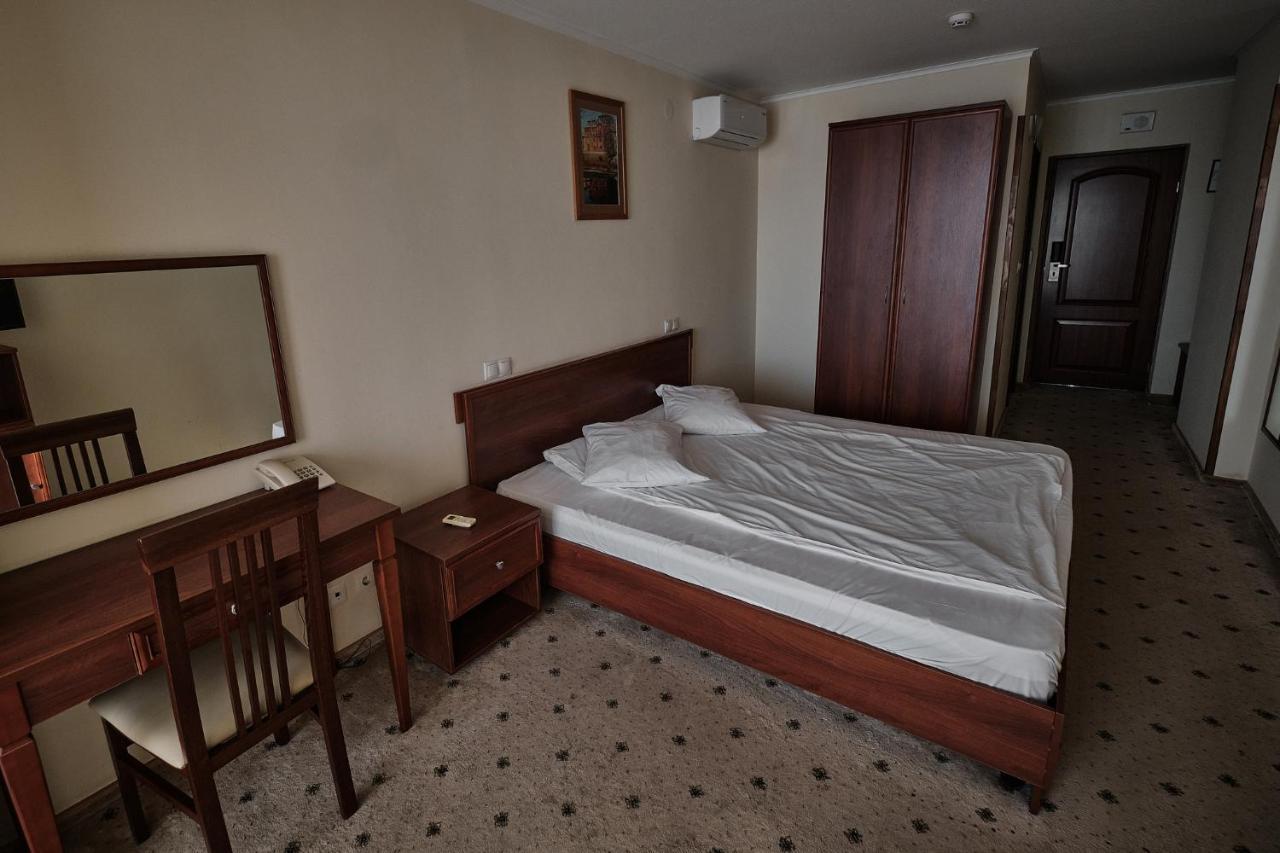 Hotel Uzhgorod אוזהורוד