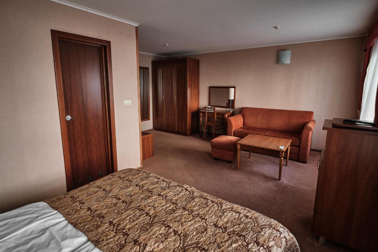 מלון Hotel Uzhgorod אוזהורוד