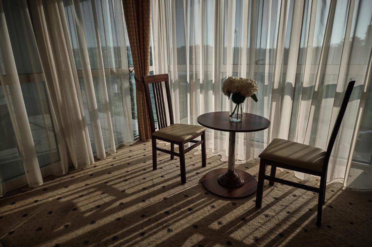 מלון Hotel Uzhgorod אוזהורוד