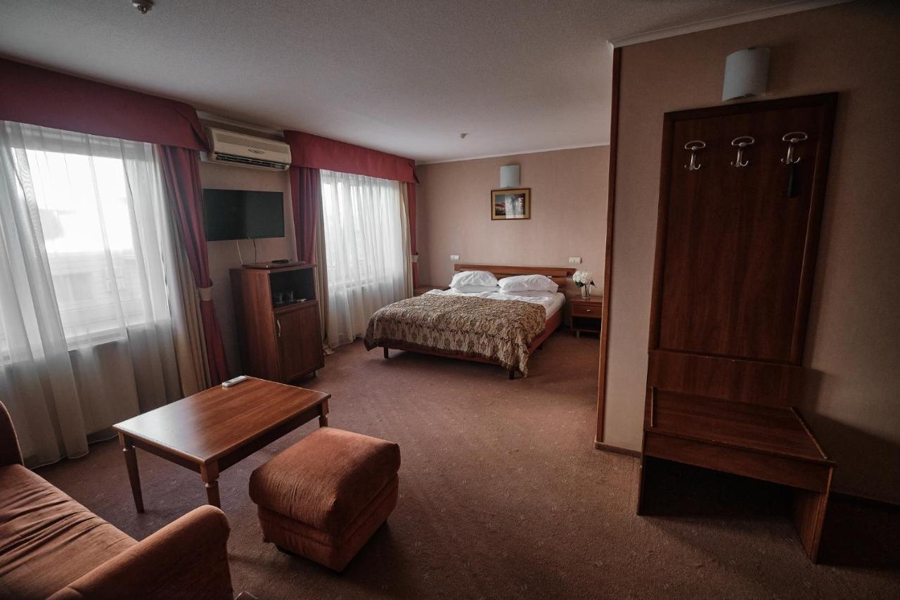 Hotel Uzhgorod Готель 3*
