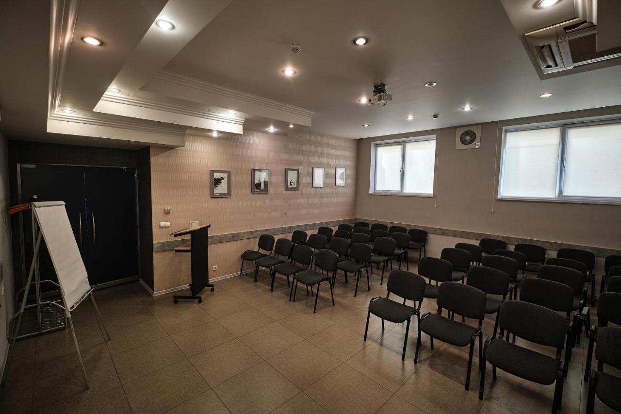 Готель Hotel Uzhgorod 3*